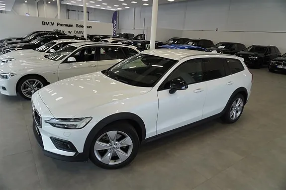 Volvo V60 2023 photo 2