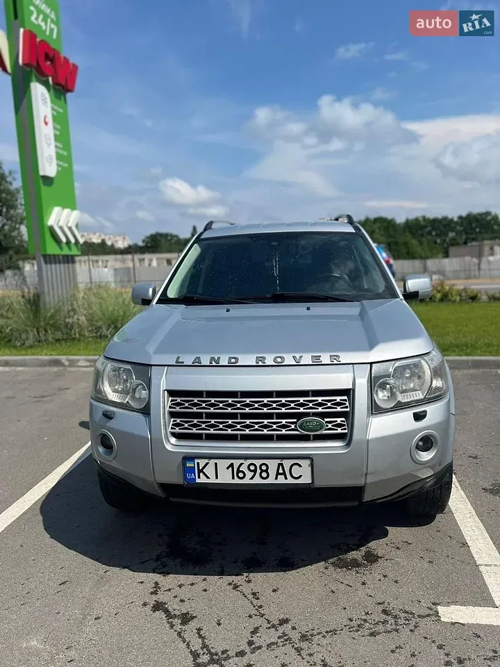 Land Rover Freelander 2010 photo 3