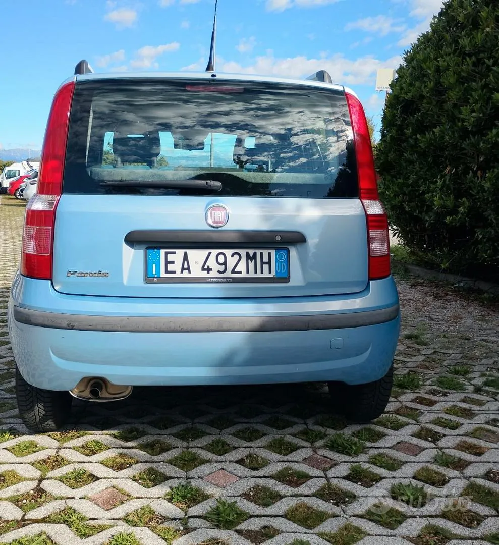 Fiat Panda 2010 photo 2