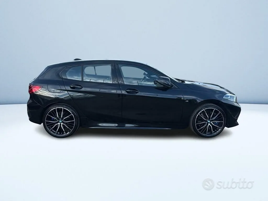 BMW 1 Series 2022 photo 4