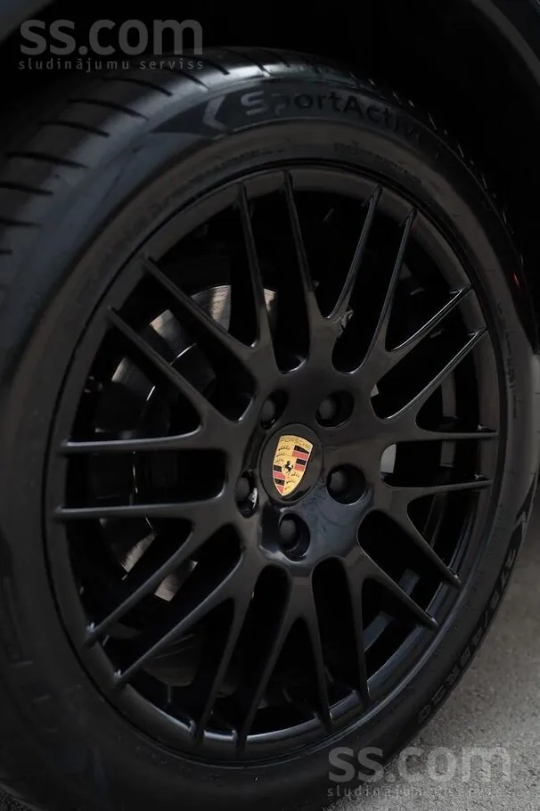 Porsche Cayenne 2015 photo 2