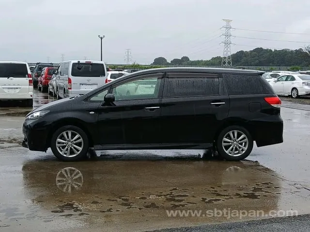 Toyota Wish 2012 photo 4