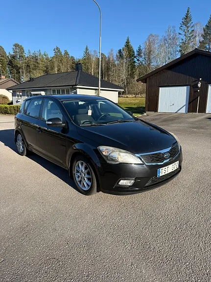 Kia Ceed 2011 photo 2