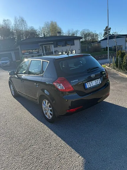 Kia Ceed 2011 photo 4