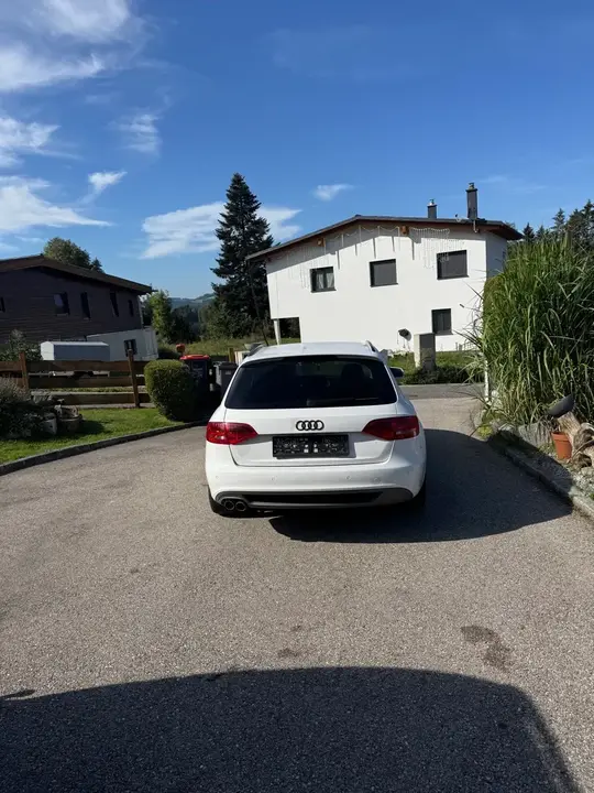 Audi A4 2011 photo 3