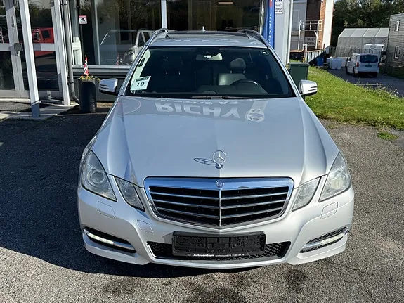 Mercedes-Benz E200 D 2011 photo 3