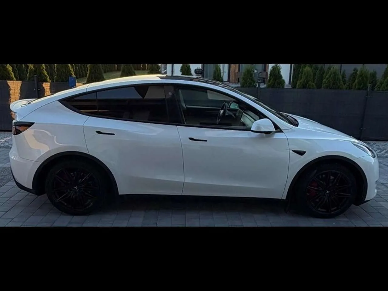 Tesla Model Y 2024 photo 3
