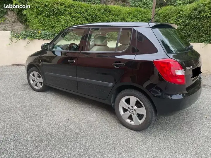 Skoda Fabia 2014 photo 2