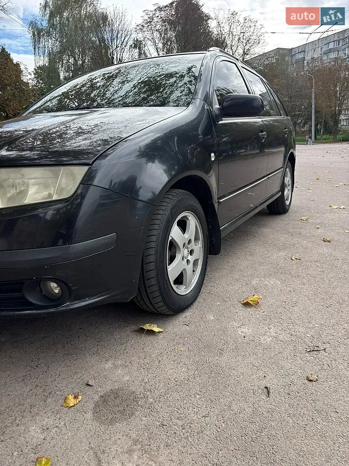 Skoda Fabia 2005 photo 3