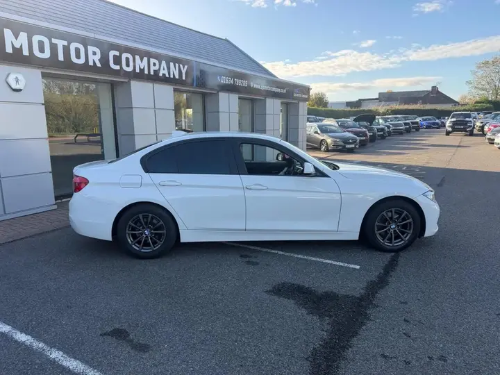 BMW 3 Series 2016 photo 4