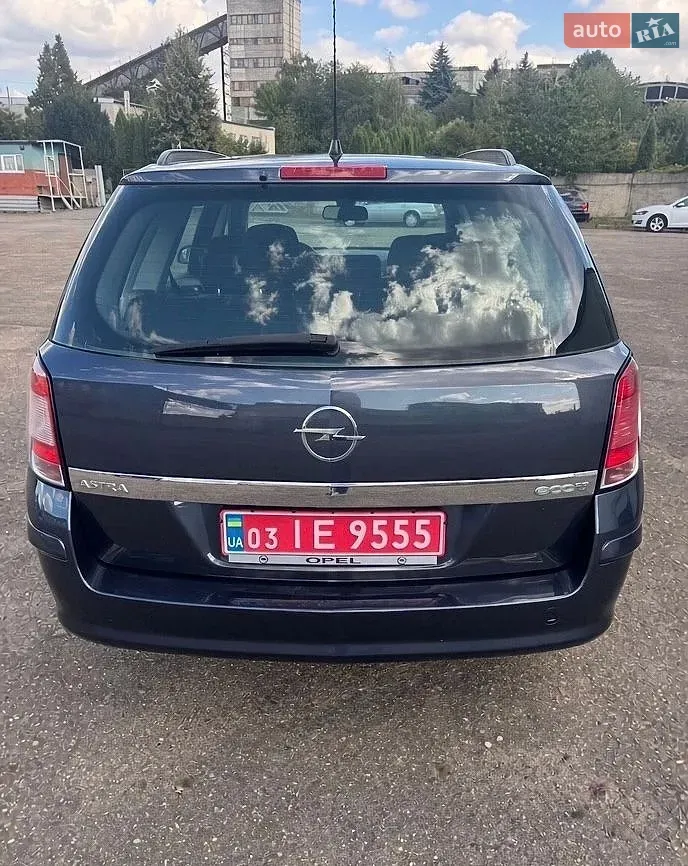 Opel Astra 2008 photo 4