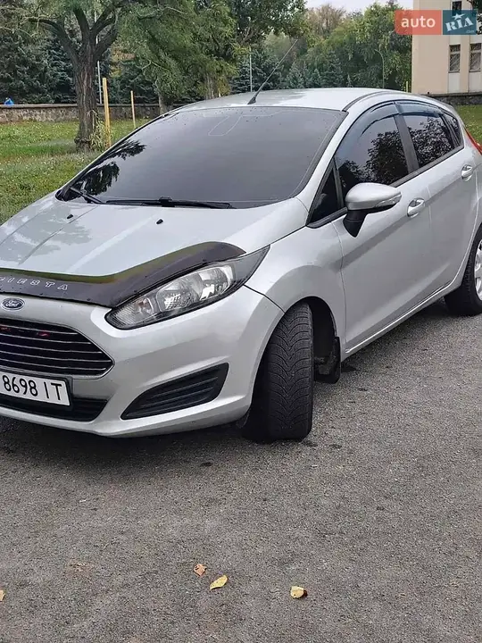 Ford Fiesta 2014 photo 2