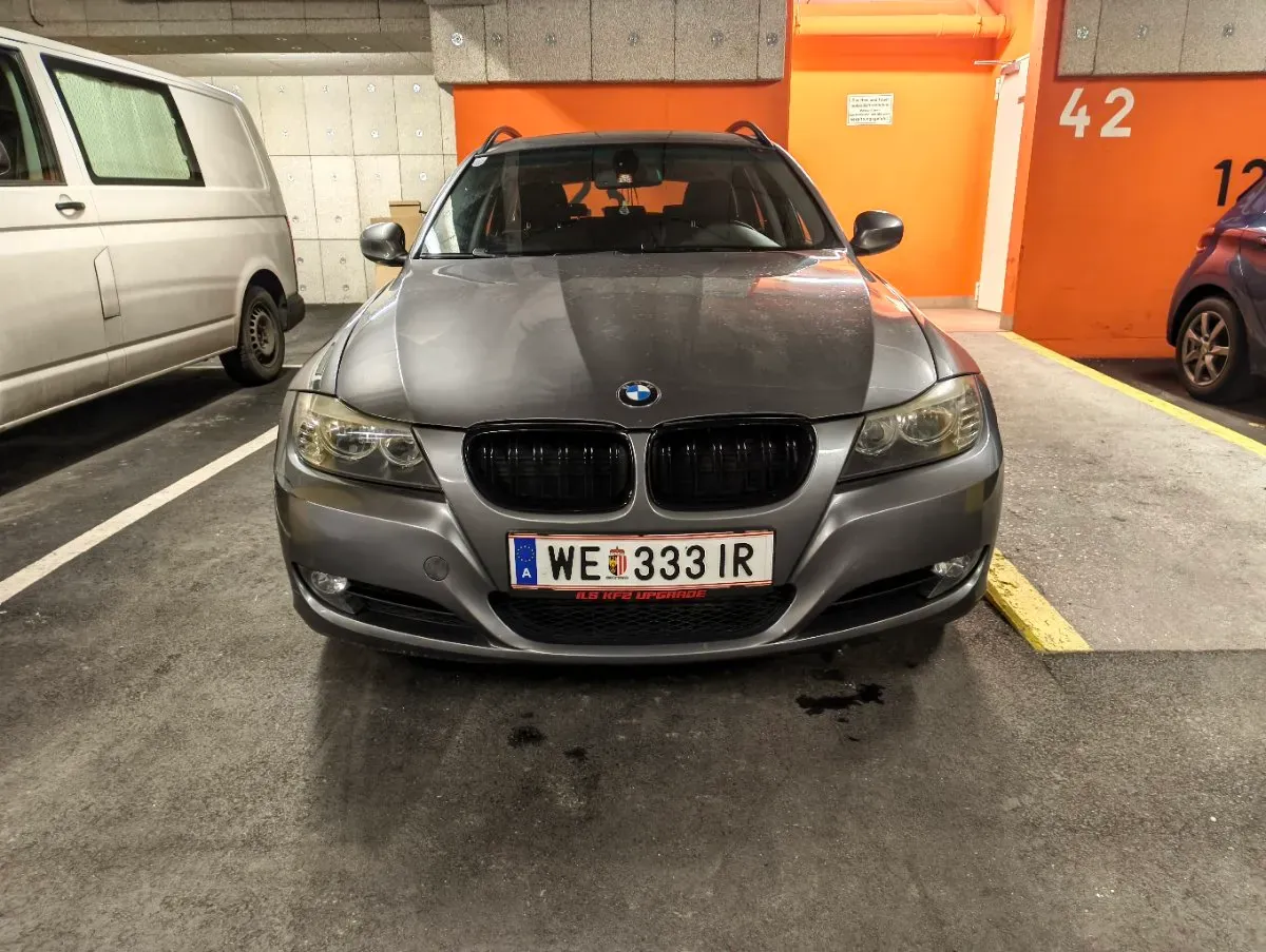 BMW 3 Series 2009 photo 3