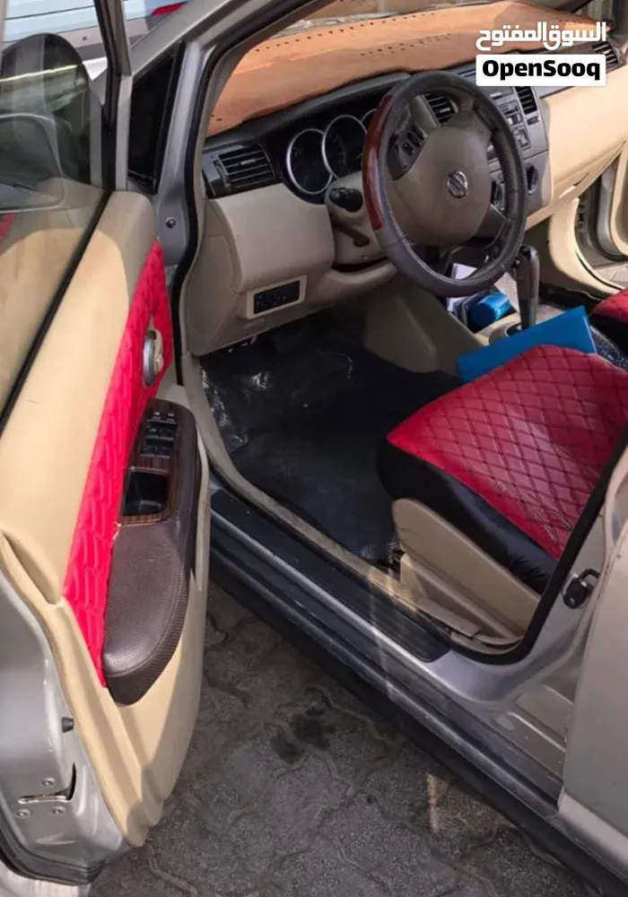 Nissan Tiida 2011 photo 5