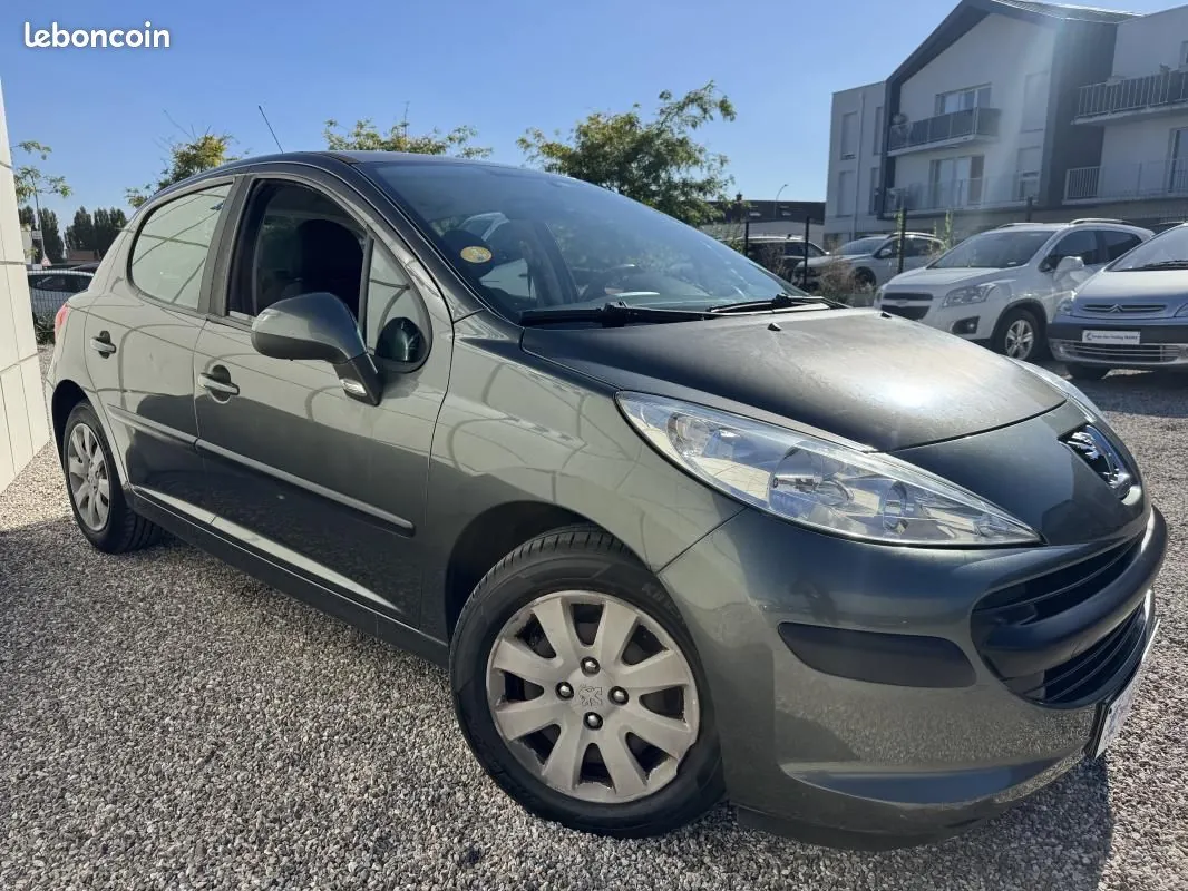 Peugeot 207 2008 photo 2