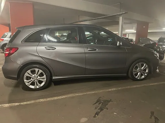 Mercedes-Benz B200