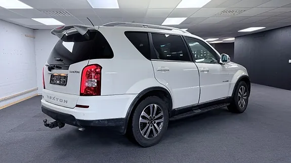 KG Mobility Rexton 2015 photo 2