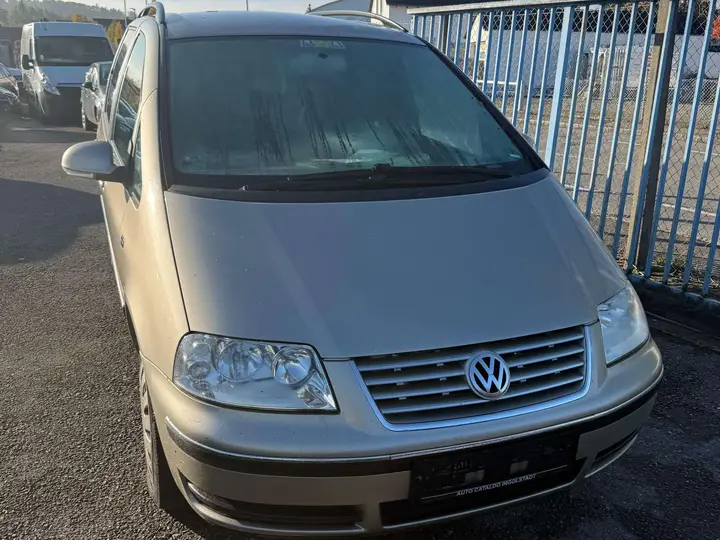 Volkswagen Sharan 2006 photo 2