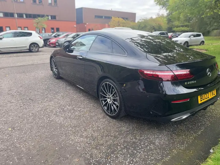 Mercedes-Benz E-Class 2022 photo 3