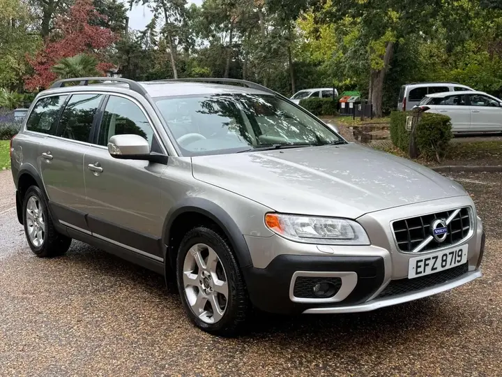 Volvo Xc70 2011 photo 2