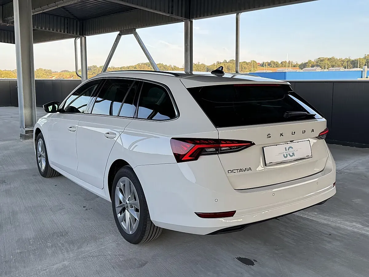Skoda Octavia 2024 photo 3