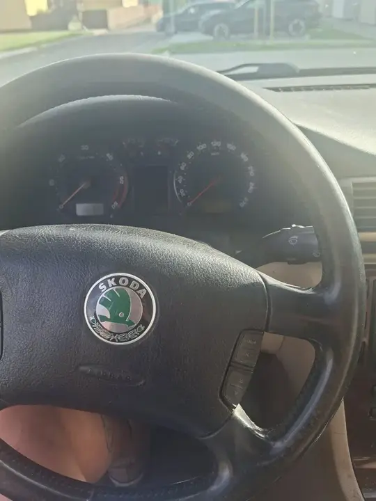 Skoda Superb 2005 photo 3