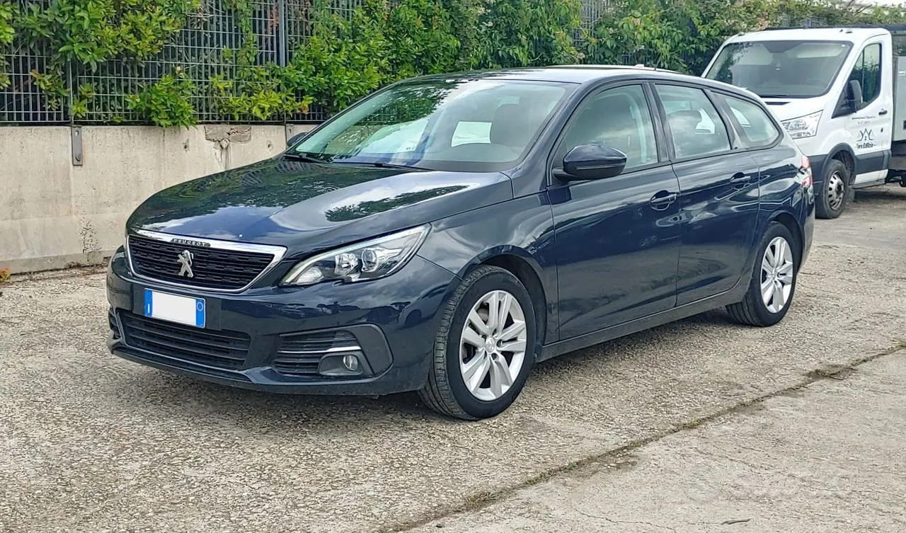 Peugeot 308 2018 photo 2