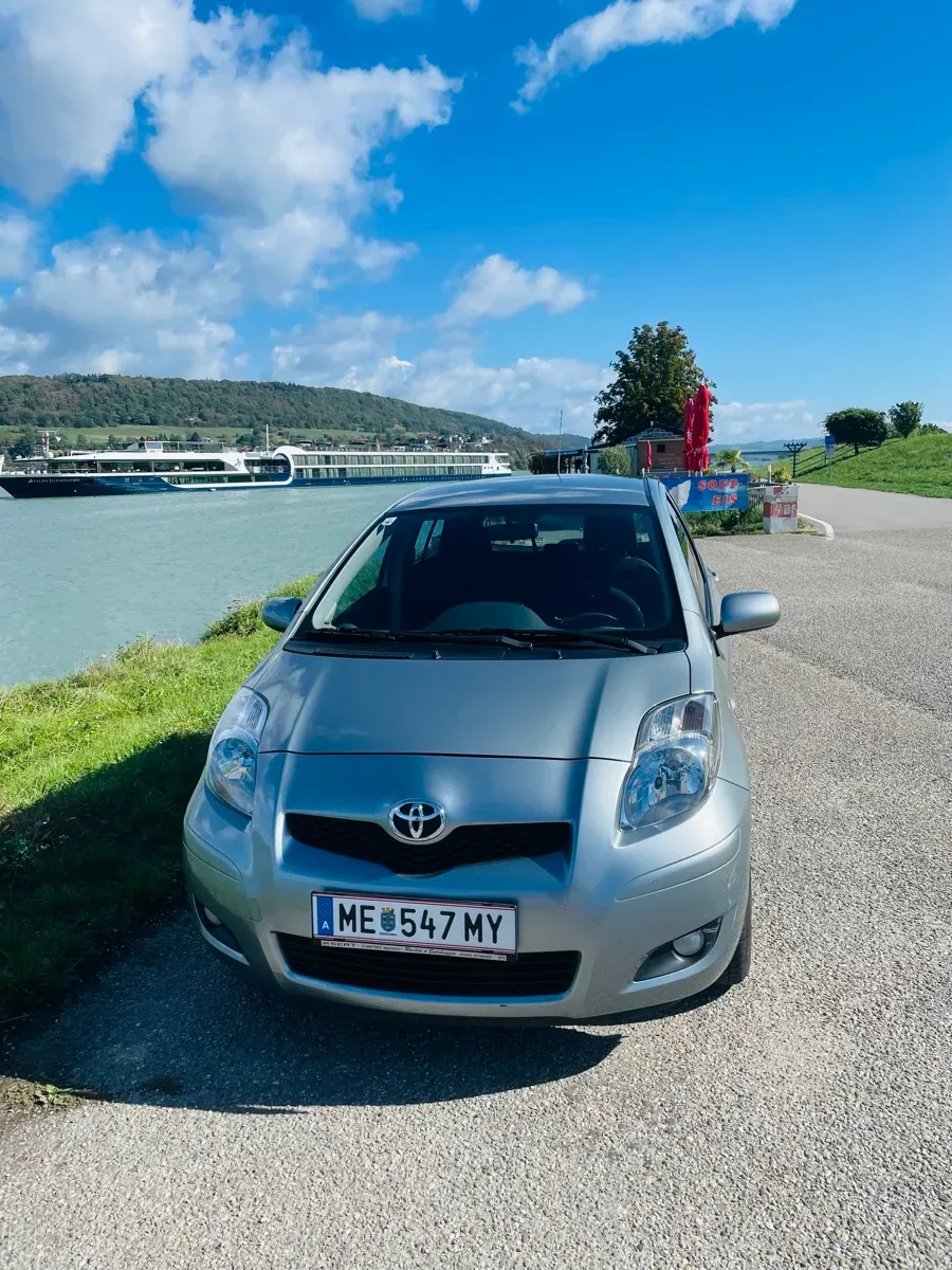 Toyota Yaris 2010 photo 3