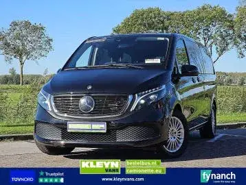 Mercedes-Benz Eqv 300