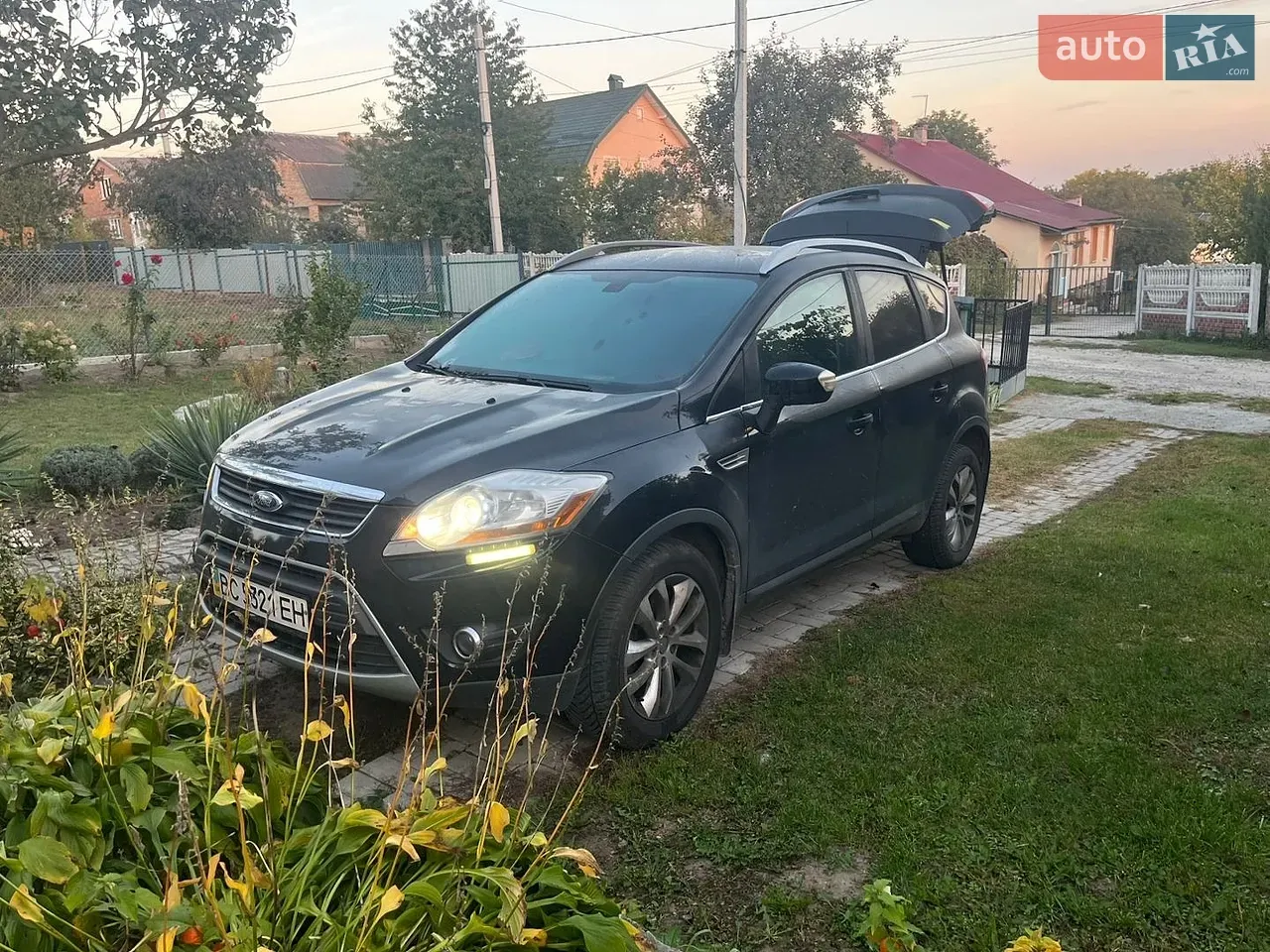 Ford Kuga 2012 photo 3