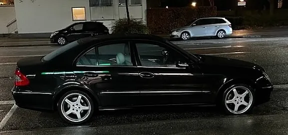 Mercedes-Benz E220