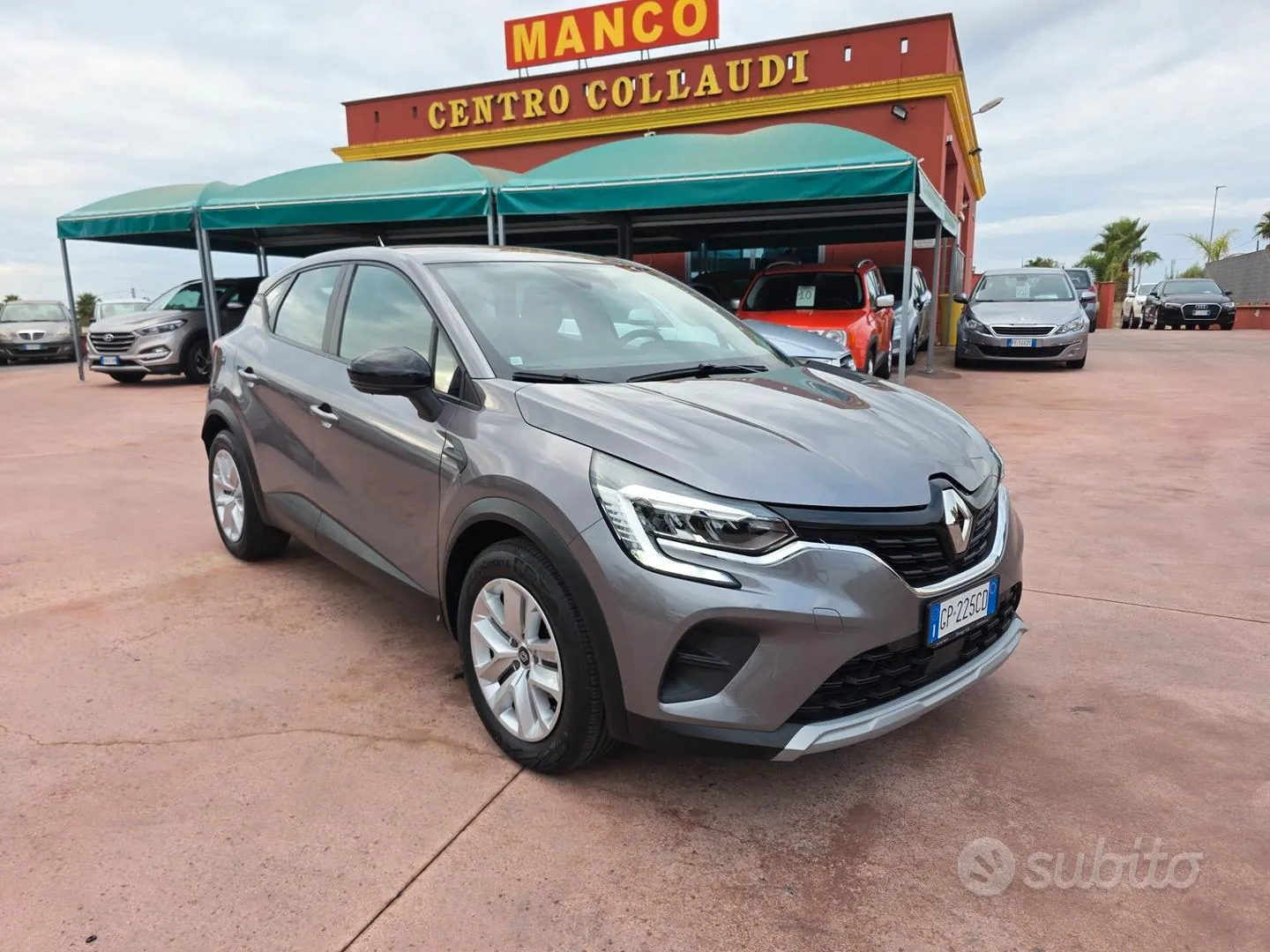 Renault Captur 2023 photo 3