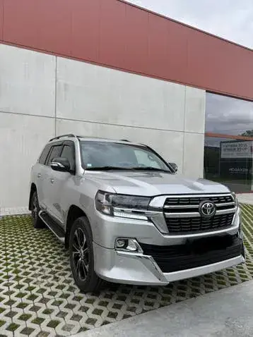 Toyota Land Cruiser 200