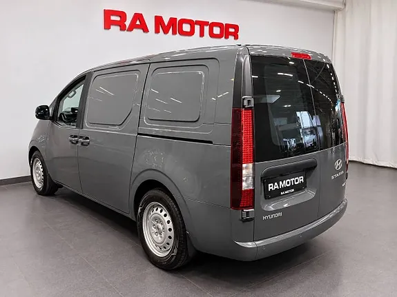 Hyundai Staria 2027 photo 2
