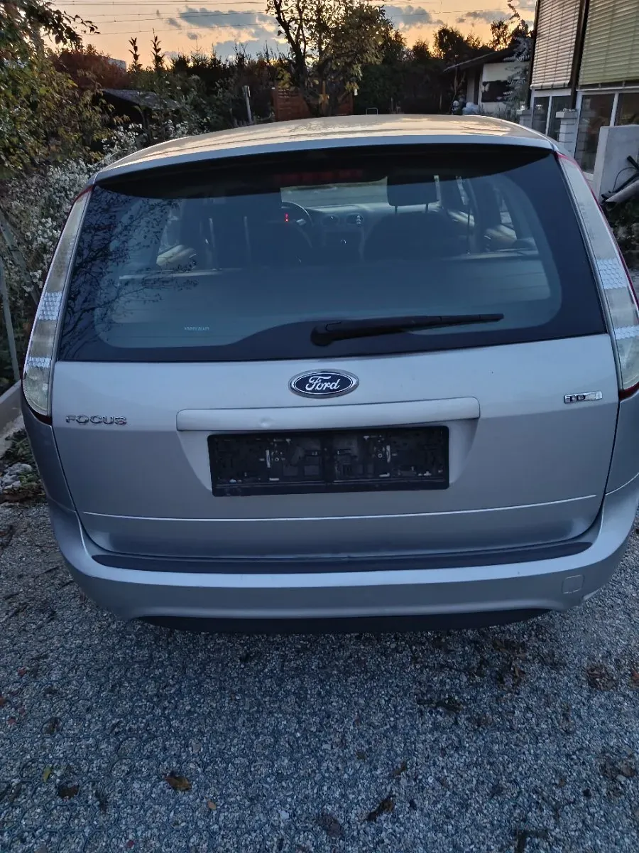 Ford Focus 2011 photo 3