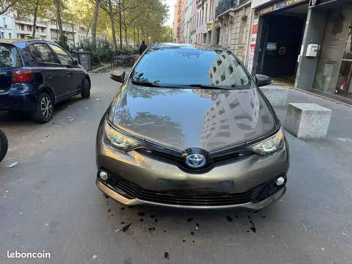 Toyota Auris 2019 photo 2