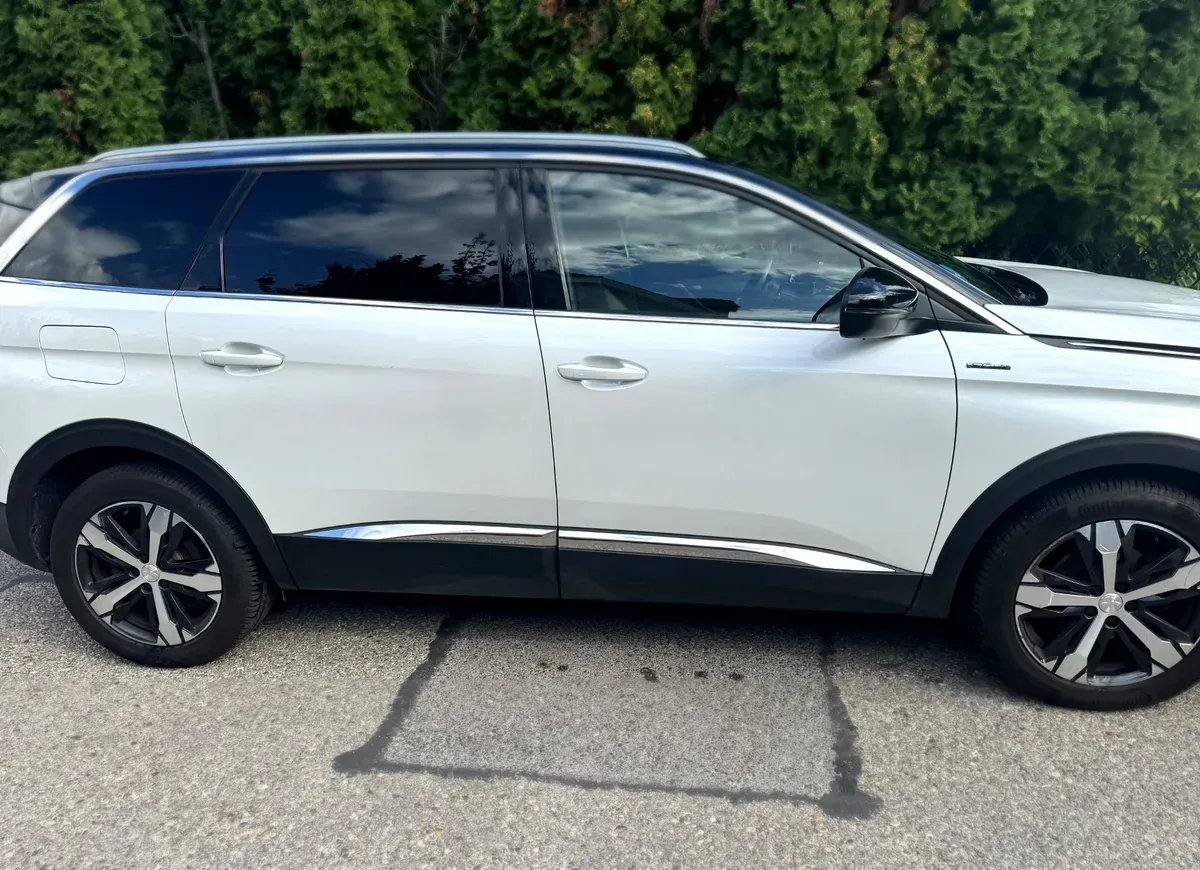 Peugeot 5008 2018 photo 3