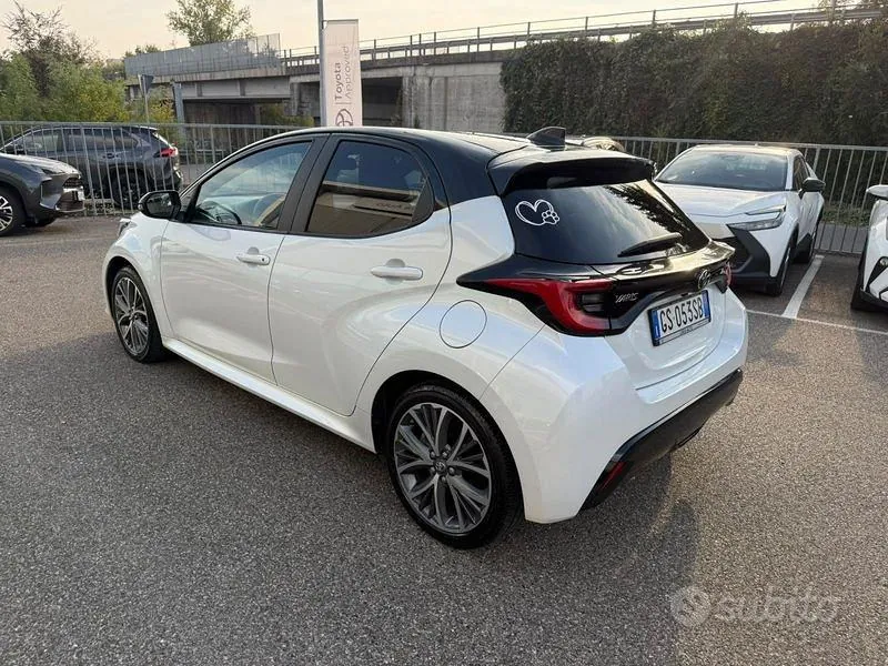 Toyota Yaris 2024 photo 4