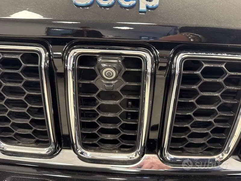 Jeep Grand Cherokee 2023 photo 4