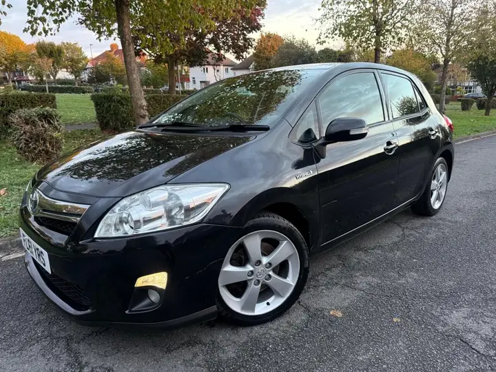 Toyota Auris 2011 photo 5
