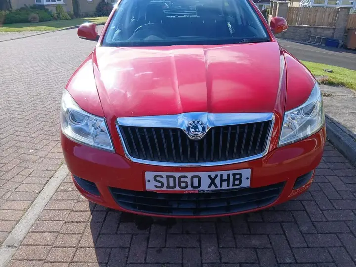 Skoda Octavia 2011 photo 2
