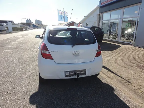 Hyundai I20 2010 photo 3