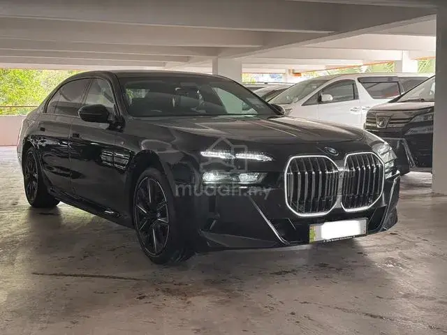 BMW I7