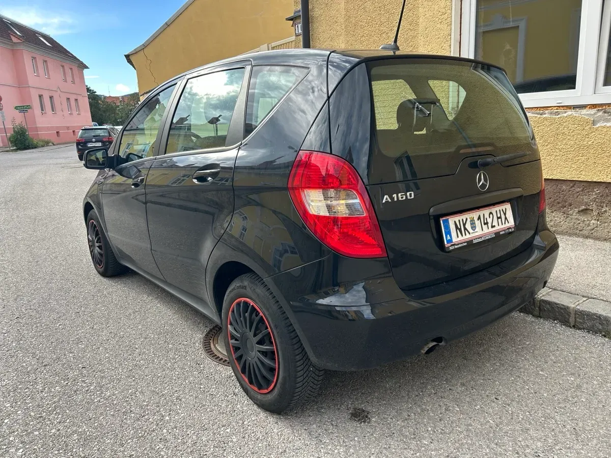 Mercedes-Benz A-Class 2010 photo 2