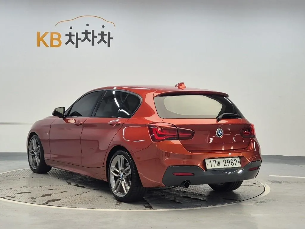 BMW 1 Series 2018 photo 2