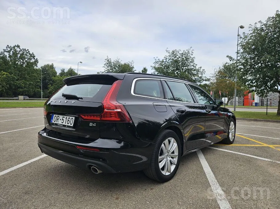 Volvo V60 2022 photo 3