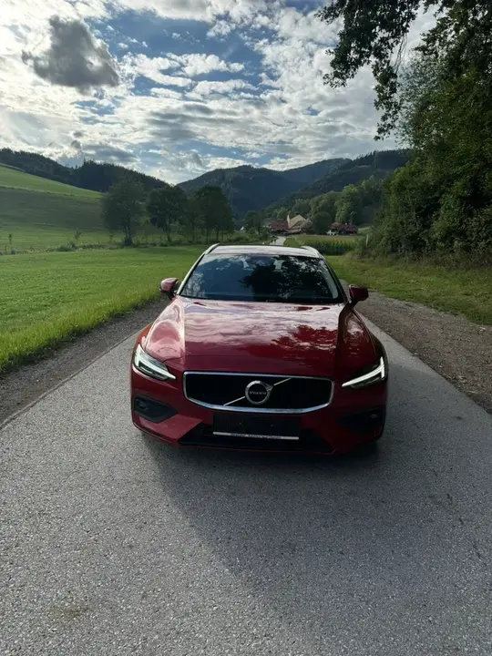 Volvo V60 2020 photo 2