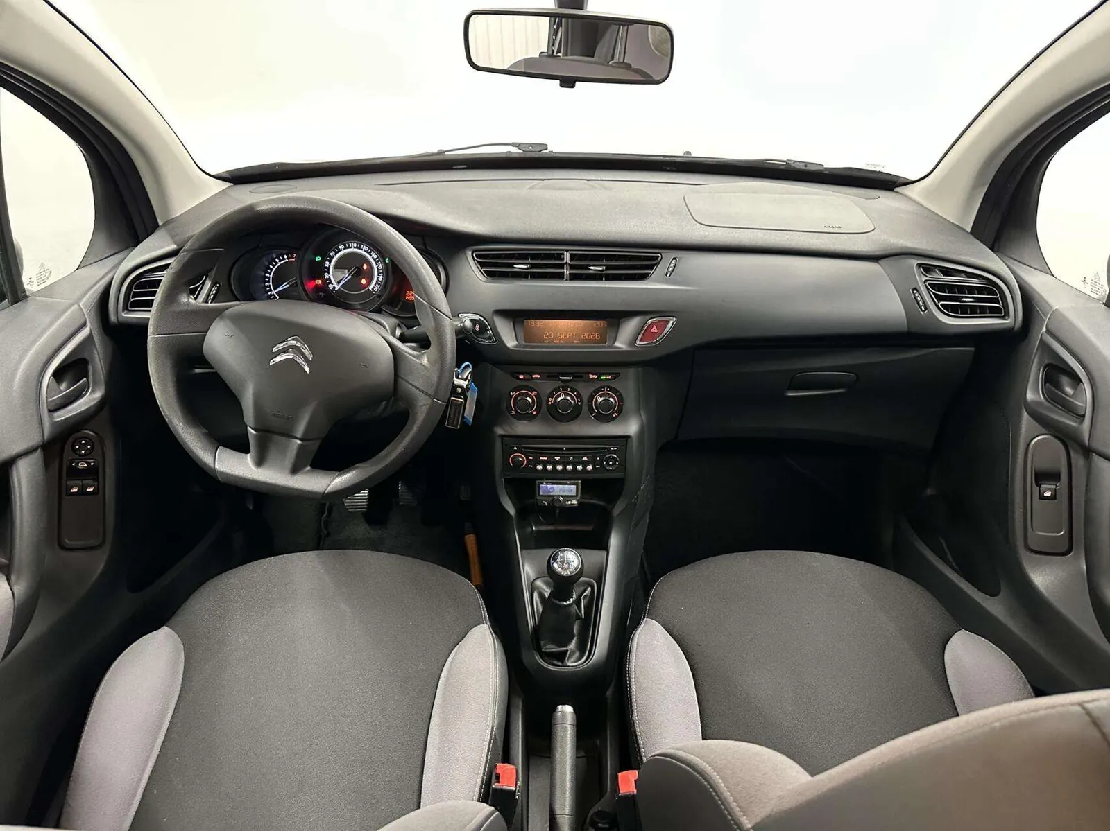 Citroen C3 2015 photo 2