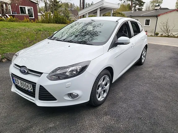 Ford Focus 2012 photo 2