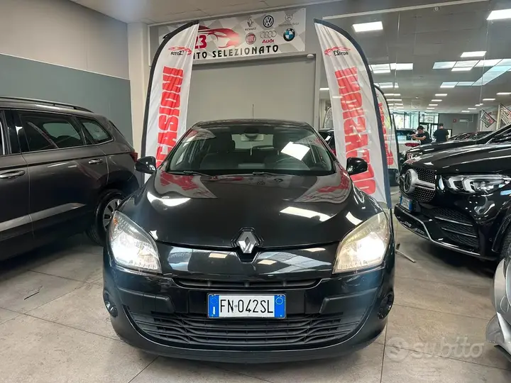 Renault Megane 2010 photo 2